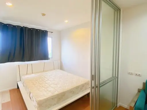 For rent, Lumpini Condo Town Ramintra - Lat Pla Khao, good built-in wardrobe, great price, don't miss it!