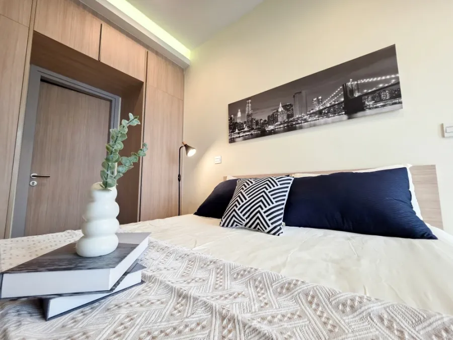 For rent: M Jatujak, high floor room, spacious and comfortable. Hurry and reserve now!