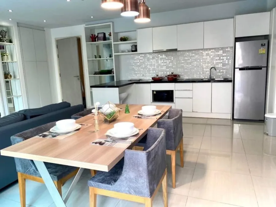 For sale / rent Atlantis Condo Resort Pattaya (Jomtien), very large room with amenities, reserve now.