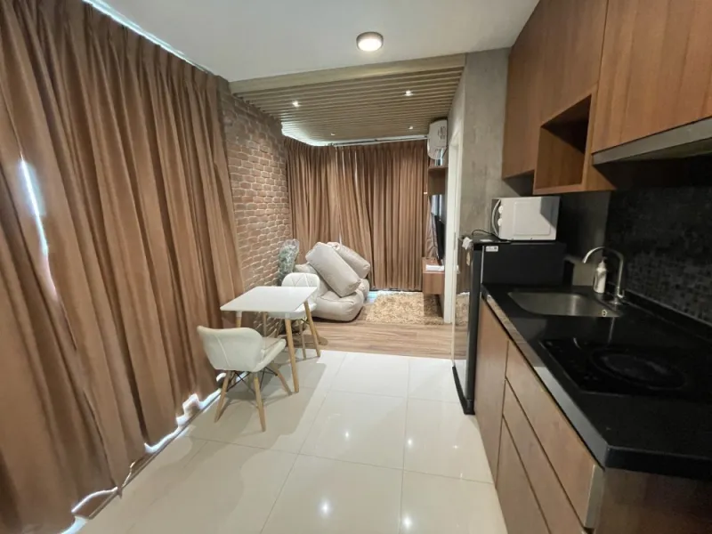 ให้เช่า!! คอนโด ชาโตว์ อินทาวน์ พหลโยธิน 32 ชั้น 8 ห้องมุม แต่งเฟอร์นิเจอร์ครบ พร้อมเข้าอยู่ได้เลย!!