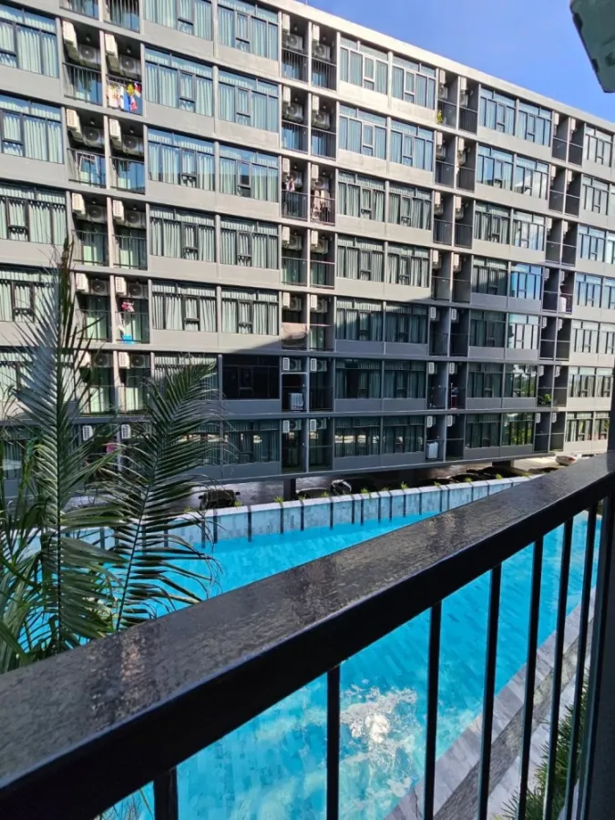 For rent: The Independent Condo Amata, swimming pool view, 3rd floor, fully furnished. Reserve first and stay first.