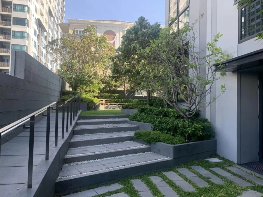 Condo for rent, Edge Central - Pattaya (Central Pattaya), 7th floor, garden view, can see fireworks from the room. Reserve now.