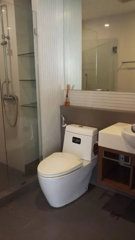 Urgent sale, Tree Condo Luxe Sukhumvit 52, spacious room, new room, next to BTS, ready to move in. Book now !!!