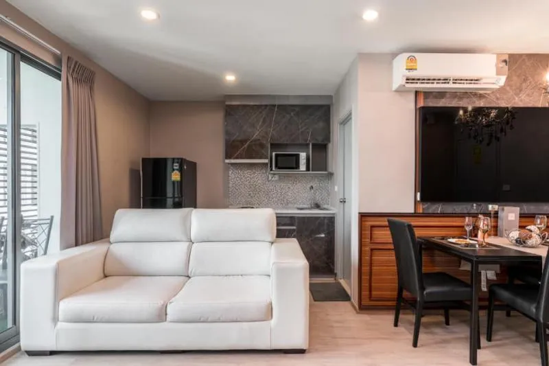 ให้เช่า คอนโด ไอดีโอ วุฒากาศ ห้องบิ้วอินแต่งหินอ่อนสวยมาก เฟอร์ครบ ห้องใหญ่2นอน น่าอยู่สุดๆ รีบเลย
