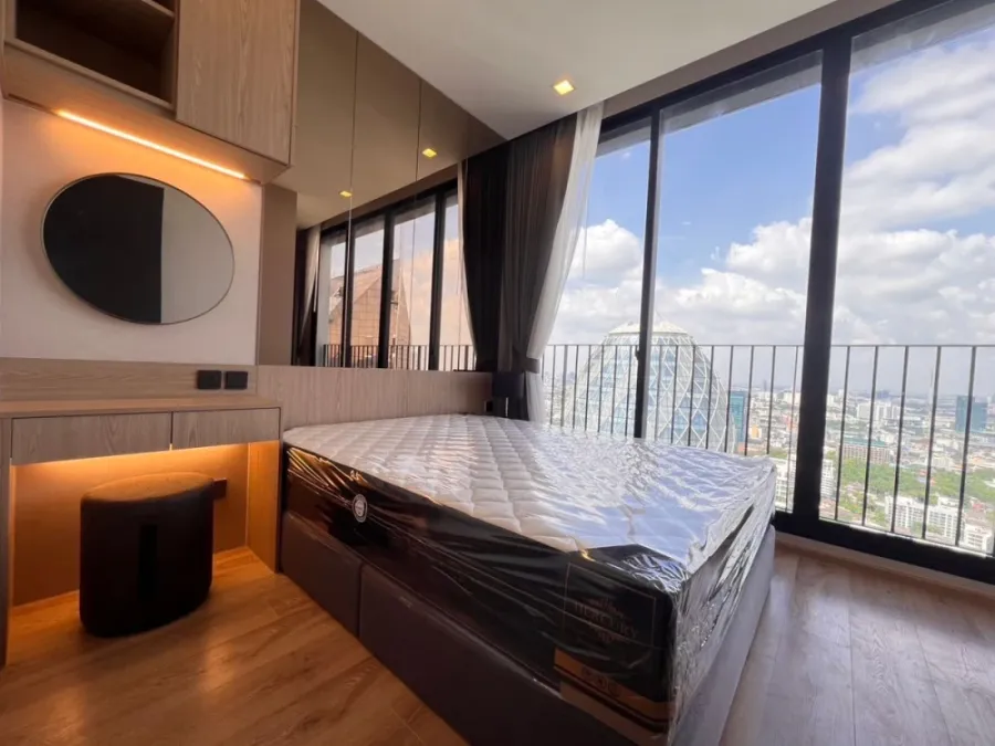 For rent: Noble Around Ari, 37th floor, corner room, fully furnished, ready to move in. Reserve now before it's too late.