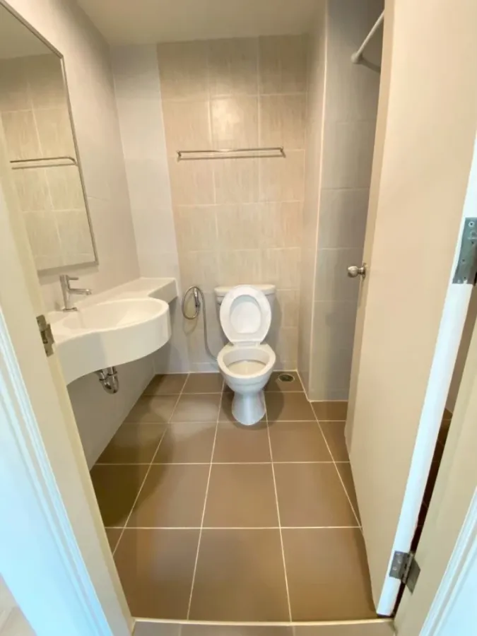 For sale: Lumpini Ville Sukhumvit 109–Bearing, empty room, not very high floor, reserve now.