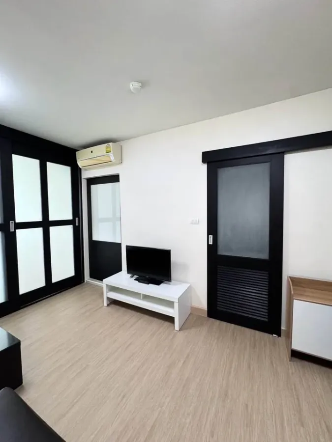 ให้เช่า Ladda Condoview ห้องชั้น 12 มาพร้อมเฟอร์นิเจอร์ครบครัน ดีแบบนี้ห้ามพลาด