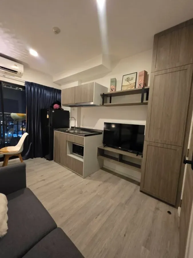 For rent: Kensington Sukhumvit-Theparak, 18th floor, fully furnished, nice to live in, reserve now, urgently.
