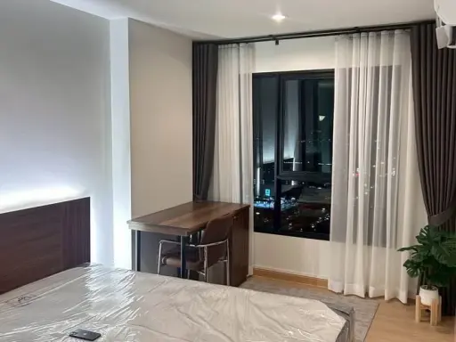 ให้เช่า Terra Residence ห้องอยู่ชั้น 33 ชั้นบนสุด ได้วิวติดถนนใหญ่สวยงามมาก มาแต่ตัวเข้าอยู่ได้เลยจ้า