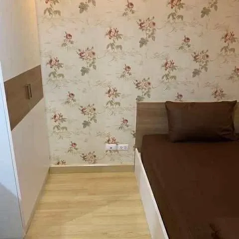 Emerald Residence Ratchada for sale, corner unit, very private, wallpapered throughout, built-in, complete with appliances, ready to move in.