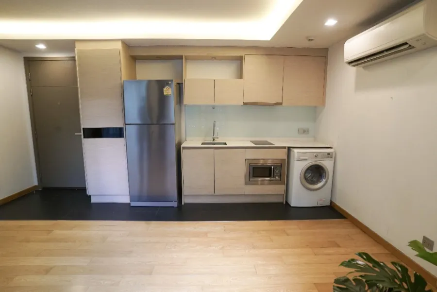 Urgent sale!! Condo Via Botani Sukhumvit 47, 2nd floor, room in very new condition, good price, ready to move in, hurry and reserve now!!