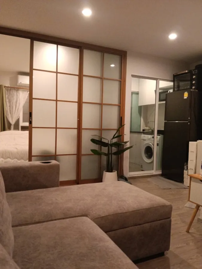 For rent: Regent Home Bangna, corner unit, unobstructed view, high-quality built-in furniture. You absolutely have to book this one!