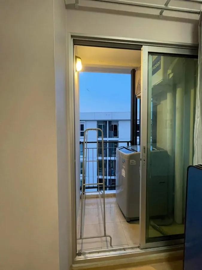 For rent, Plum Condo Chaengwattana Station, not hot room, fully furnished, plus a good mattress You can carry your bag in.