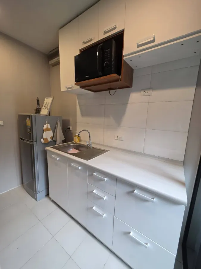 For rent: The Base Park West, beautifully decorated unit with complete amenities at an amazing price. Book yours today!