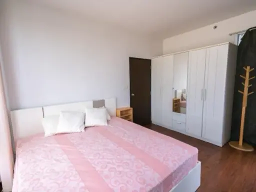 ให้เช่า The Saint Residences ชั้น 19 ห้องมุม วิวเมืองสวย ห้องแต่งครบ จองเลย ด่วนๆ