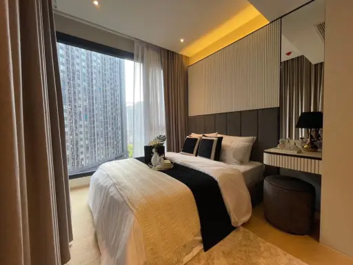 For rent condo Ashton Asoke, beautifully decorated room, built-in, heavy set up, plus the best price. If interested, you need to hurry up and reserve