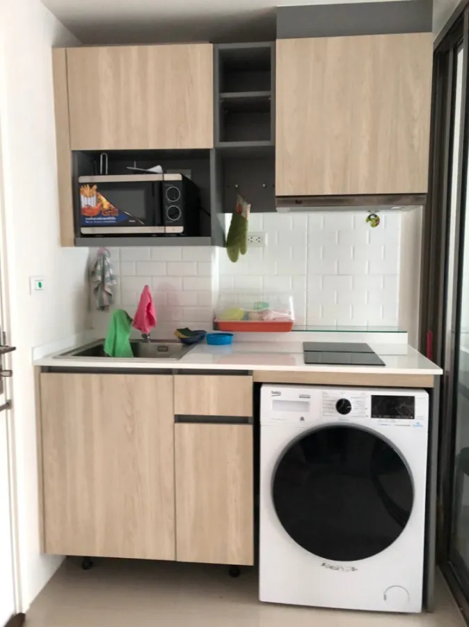 Condo for rent, Feel Phahon 34, corner room, fully furnished, complete electrical appliances end in one room This price must hurry.