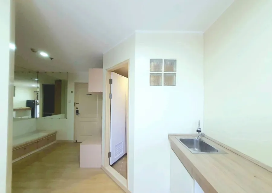 For sale: Lumpini Condo Town Ramintra-Nawamin. Ready to move in, fully furnished with appliances. Book now! Don't miss out! +++