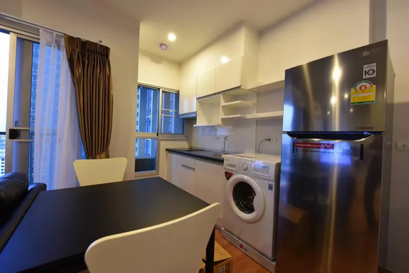 For rent เดอะ พาร์คแลนด์ เพชรเกษม ห้องชั้นสูง วิวสระว่ายน้ำ บรรยากาศดีมาก เฟอร์ครบ พร้อมอยู่ จองเลย