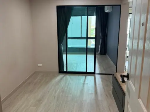 Selling a Hi Ladprao 130 unit with pool view, located on the 6th floor. Clean, bright, and airy. Perfect for those who enjoy decorating their own room images