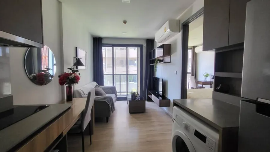 ให้เช่า Taka Haus Ekamai 12 ชั้น 4 ห้องกั้นเป็นสัดส่วนดีมาก ตกแต่ง Style Modern พร้อมอยู่ จองเลยจ้า