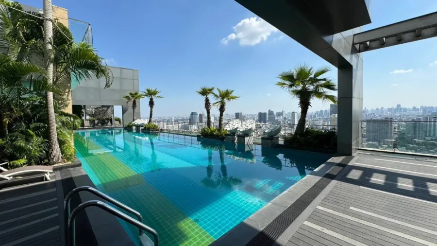Condo for sale or rent, The Line Phahonyothin Park, south side, decorated in tone-controlled tones, very livable. Don't wait.