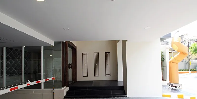 ขาย ให้เช่า คอนโด มาเอสโตร 01 เย็นอากาศ ทิศตะวันออก เลี้ยงสัตว์ได้ ห้องสวย ตกแต่งครบ พร้อมเข้าอยู่