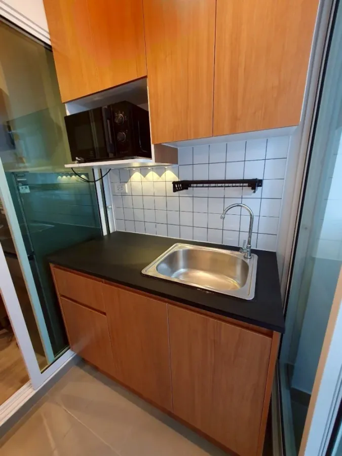 For rent: Regent Home Bangna, outside view, fully furnished and equipped with appliances, ready to move in.