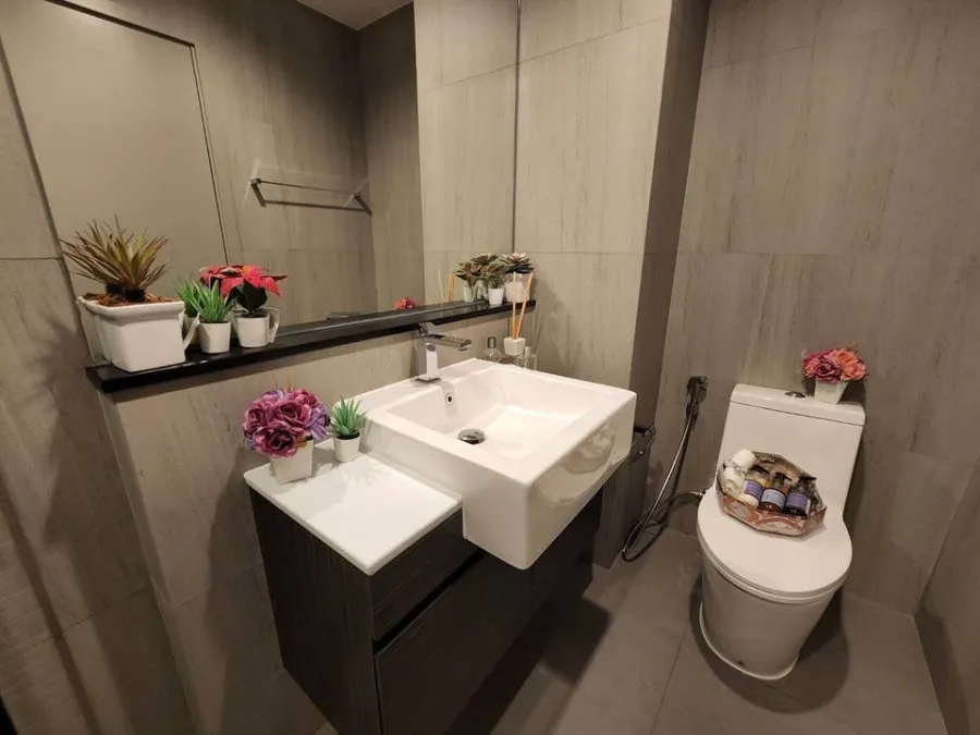 Urgent for rent, The Politan Aqu, million baht view, complete furniture, electrical appliances, great price, don't miss it.