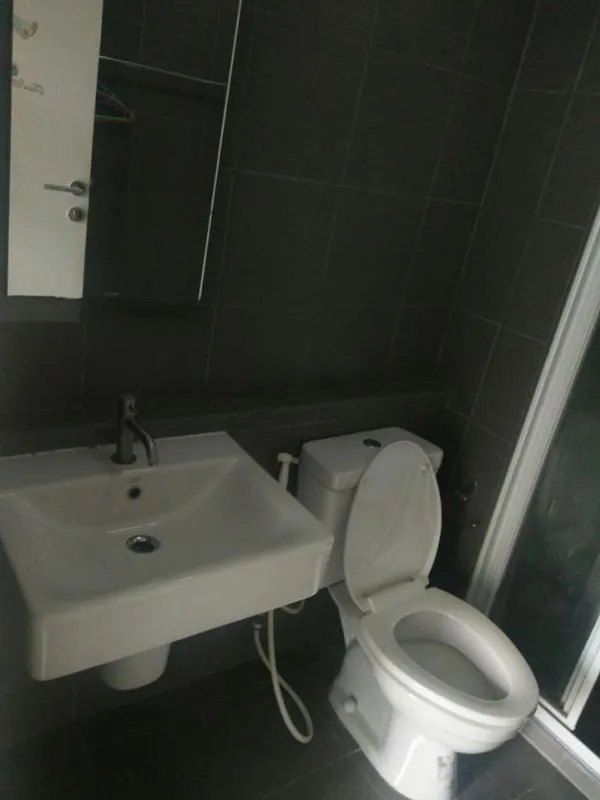 For rent, Dcondo Rangsit, Phase 1, 1 bedroom, 1 bathroom, corner room, beautiful view, fully furnished, ready to drag your bags in.