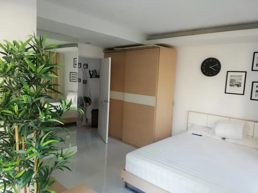 Urgent sale!! Condo Waterford Sukhumvit 50, city view with awesome furniture. Just come and move in!!