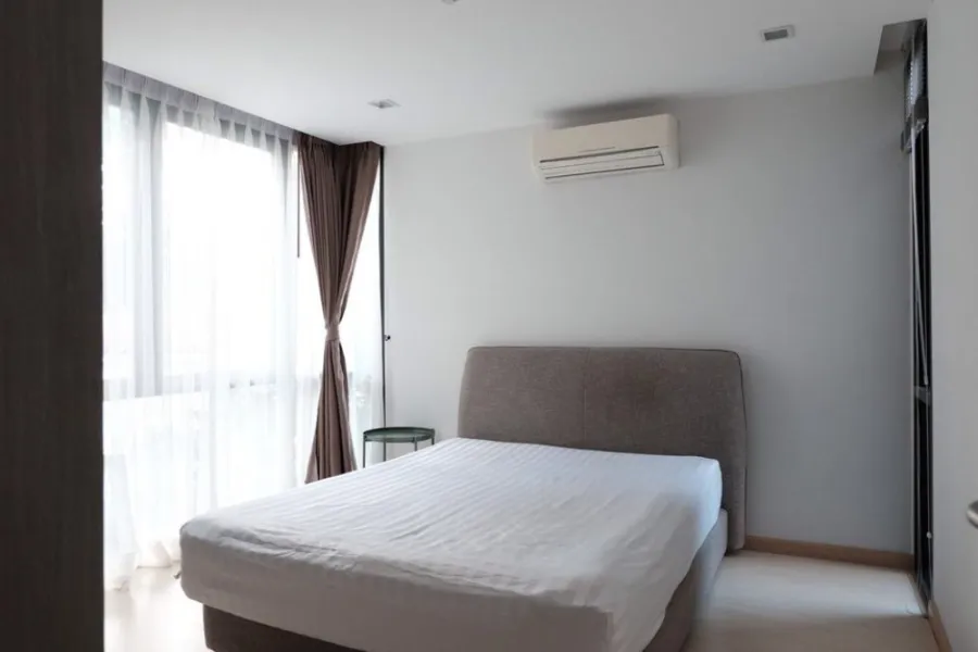 Sell / rent Socio Inthamara, corner room, north is not hot. Nice and comfortable decoration If interested, hurry to reserve now. Don't miss it.
