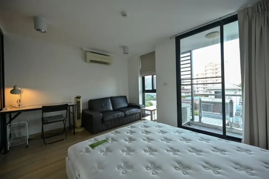 For sale: Chateau In Town Ratchada 20-2 Studio room, 4th floor, includes furniture, ready to move in immediately!!