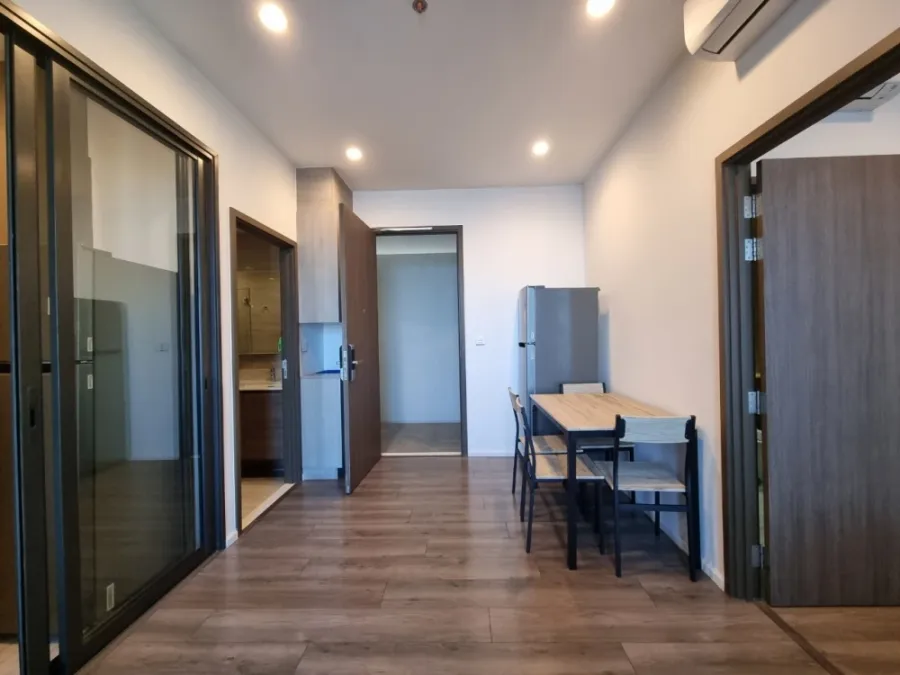 Condo for rent, Whizdom Essence. Available now! Book now!!