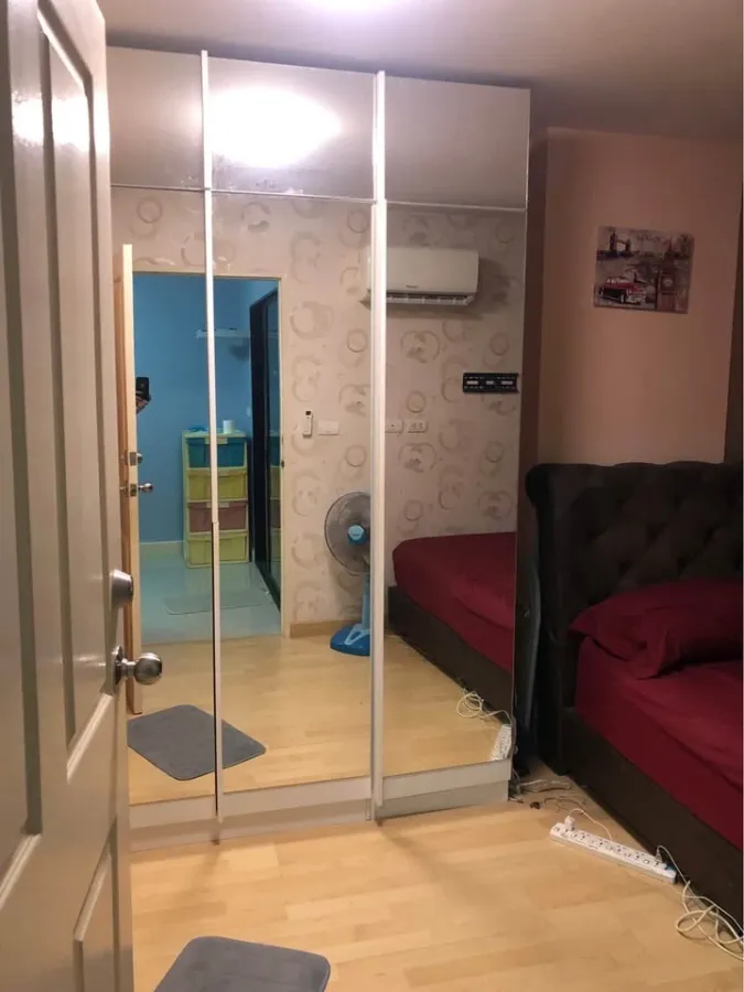 For rent: Lib Ladprao 20, a lovely room with full furnishings. Just bring your suitcase and move in! +++