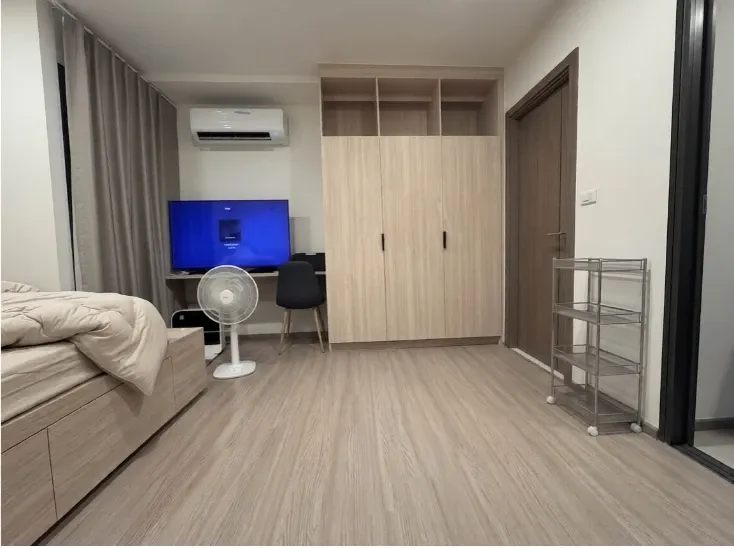 Urgent sale! The MUVE Pradipat, ready-to-move-in unit, 7th floor. Great height, great price. Own it today! Don't miss this opportunity.