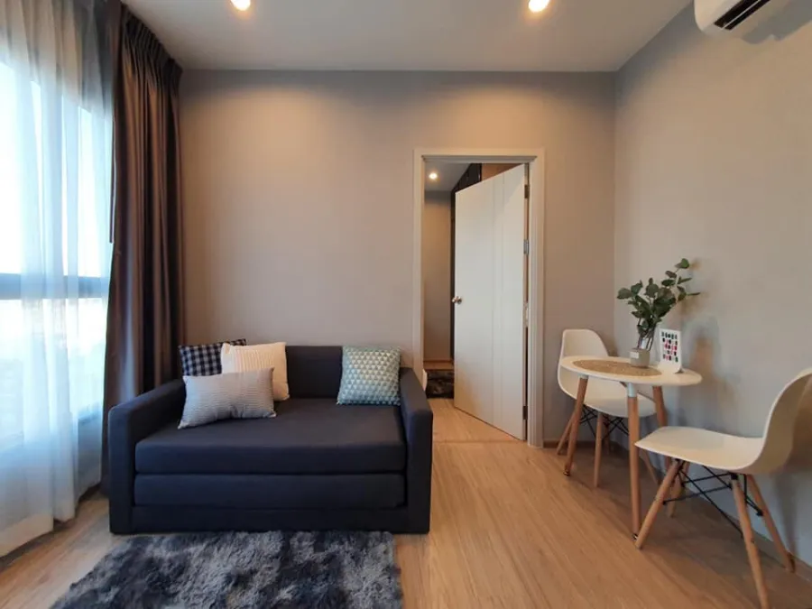 For rent: The Tree Hua Mak Interchange, unblocked view, nice room, soft color tones, come and move in immediately.