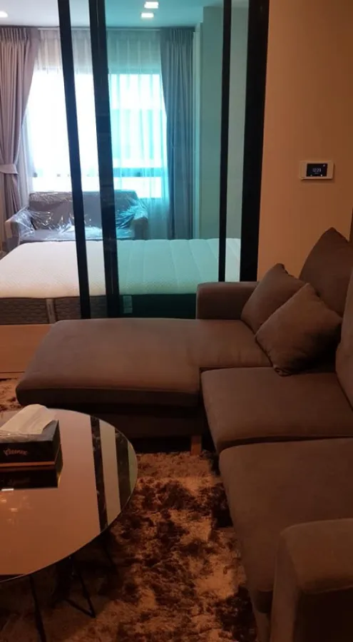 Condo for rent, Wynn Ladprao-Chokchai 4, 4th floor, 2 bedrooms, pool view, spacious room, very beautiful decoration, move in, don't miss it.