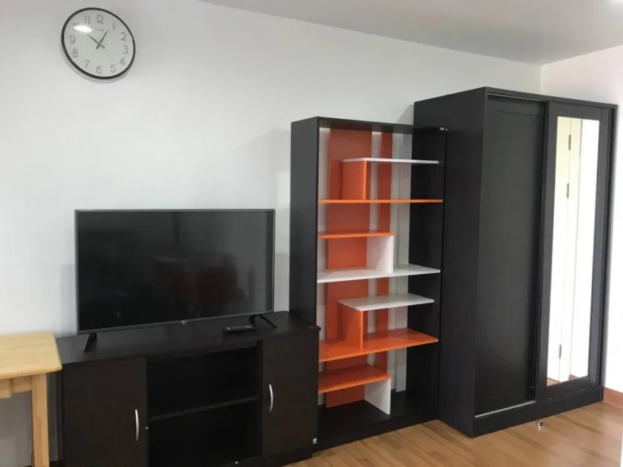 Condo for rent Regent Home 18 Chaengwattana-Laksi. Partition room Fully furnished. Hurry up to reserve.