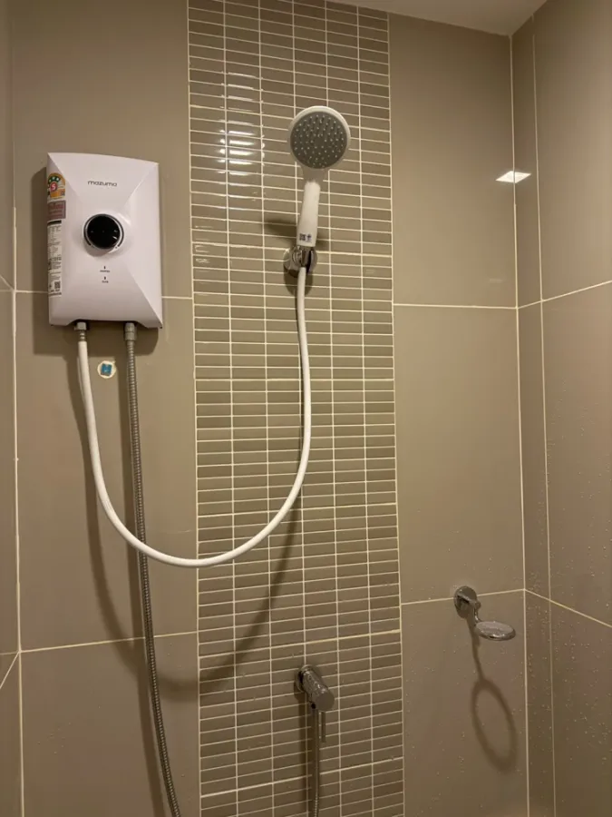 For sale: Casa Condo Bang Yai, empty room, 32nd floor, size 34.91 sq m., swimming pool view, good price, reserve quickly.