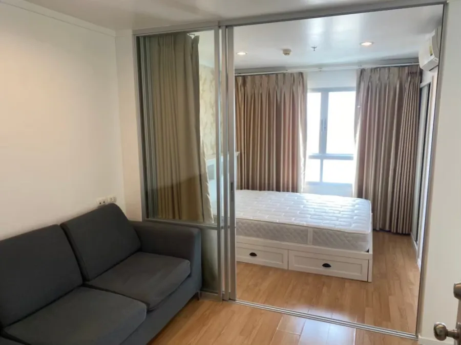 For rent: Lumpini Ville Sukhumvit 77-2 bedrooms with beautiful wallpaper and complete furniture. Reserve now!