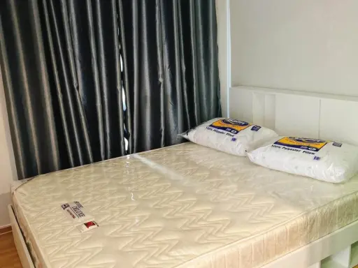 For rent: Plum Condo Mix Chaengwattana phase 4, nice room, complete amenities. You can come and reserve it.