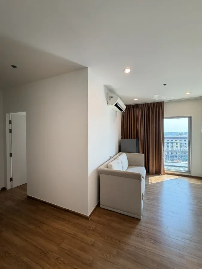 For rent: The Prodigy Phetkasem 62, corner unit, private layout, 8th floor, unobstructed city view, bright and airy, no buildings blocking the view, g