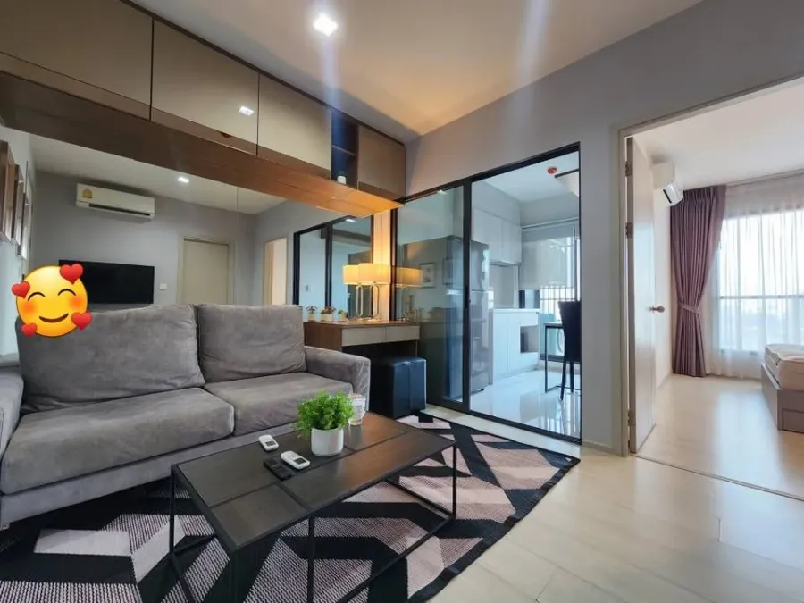 Beautiful unit for sale!! Life Sukhumvit 48 Condo, 12th Floor, Building S. Beautiful and very livable. Fully furnished with luxurious built-ins. Don't