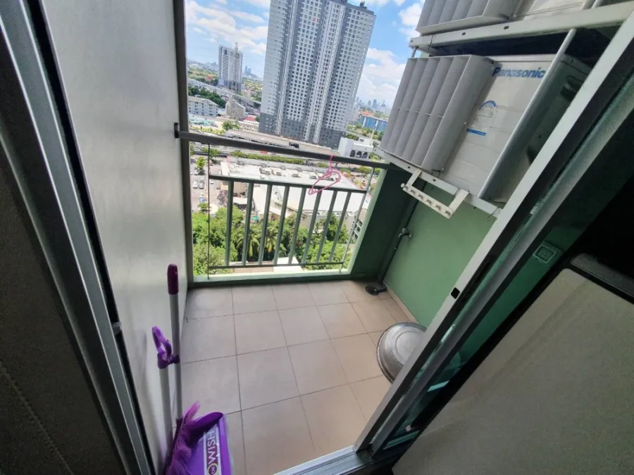 Sale Lumpini Place Srinakarin-Huamark Station, good location, next to the train, don't wait.