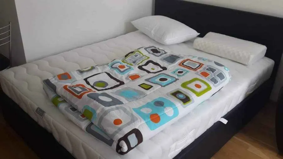 Condo for rent Abstracts​ Phahonyothin​ park, near MRT & BTS, 1 bedroom, 1 bathroom, you can keep your bags in.