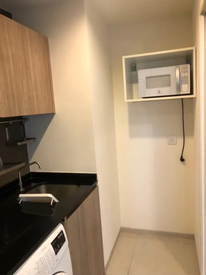 For rent, Chambers Chaan, Lat Phrao-Wang Hin. Swimming pool view The atmosphere is very good. Decorated in a cozy style, very livable. Book now.