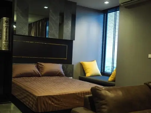 For rent: Naranine, 40th floor, spacious room, comfortable to live in, comes with complete decorations. Book now quickly.