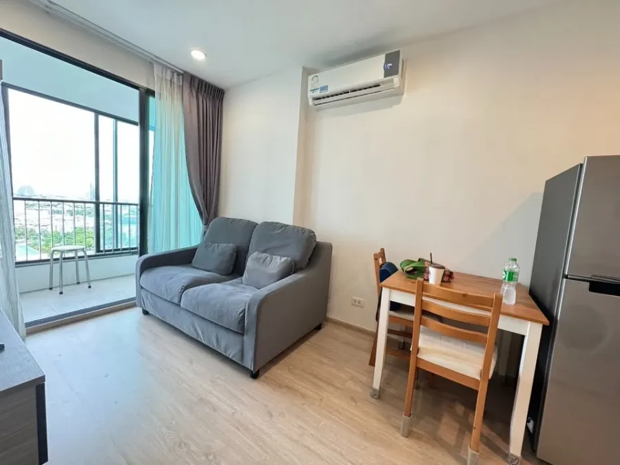 For sale: Ideo Sathorn-Tha Phra, open and airy city view, very comfortable to look at, fully furnished, book now, don't hesitate.