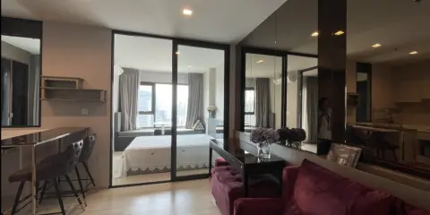 ขาย ไลฟ์ วัน ไวร์เลส ชั้น 39 Fully Furnished หิ้วกระเป๋าเข้าอยู่ได้ทันที จองเลย ก่อนหลุดมือ
